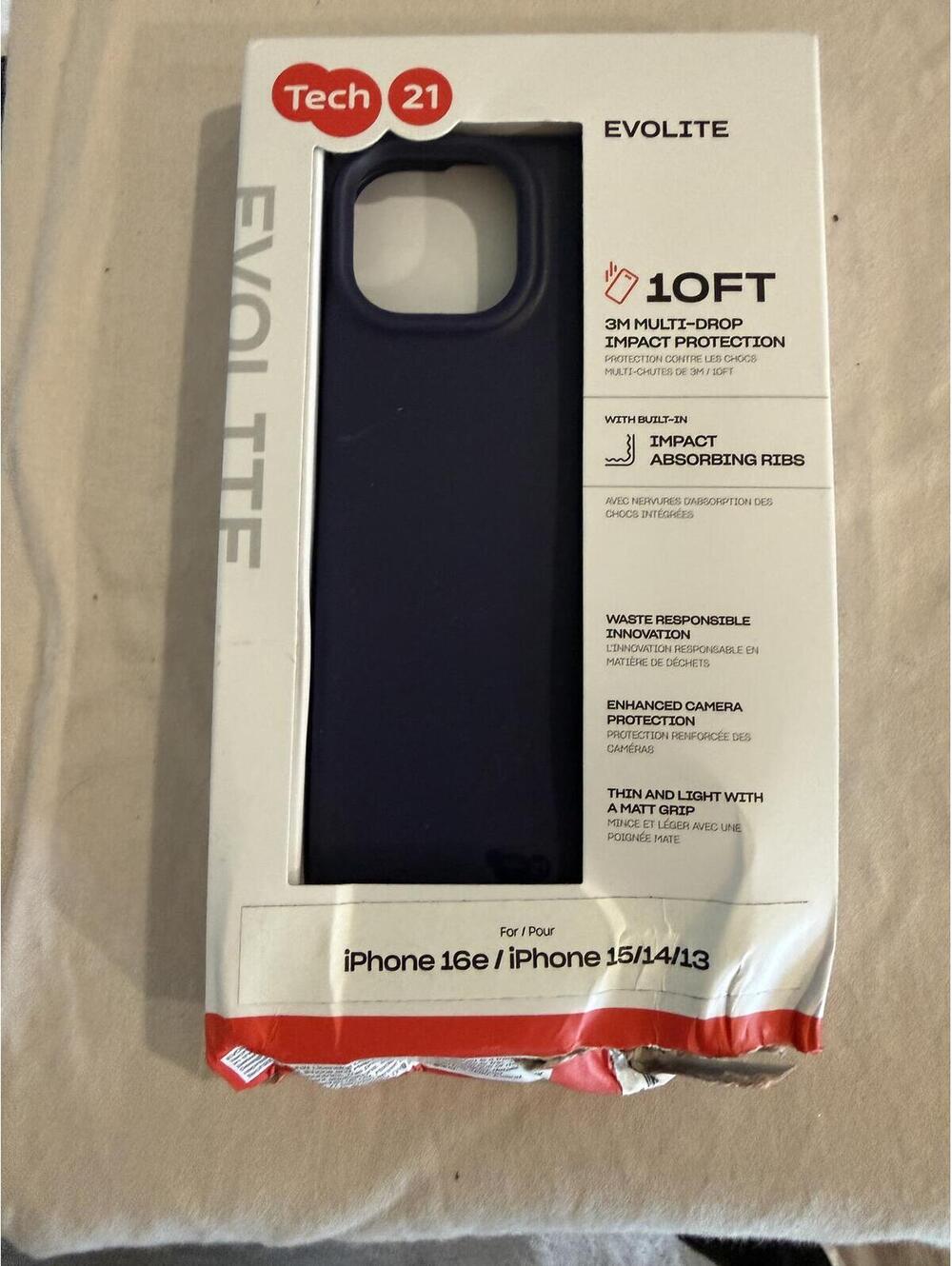 Tech21 Evolite navy case iPhone 15/14/13